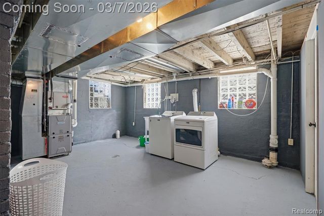 258 Spruce Street, Wyandotte, MI 48192