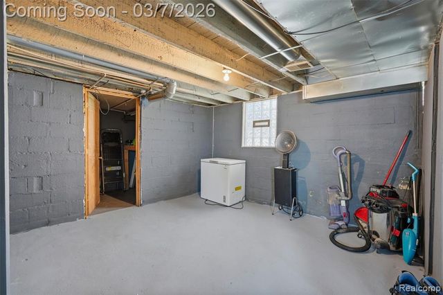 258 Spruce Street, Wyandotte, MI 48192