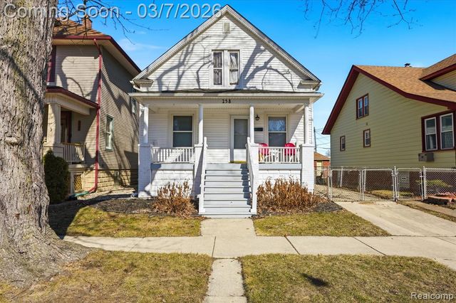258 Spruce Street, Wyandotte, MI 48192