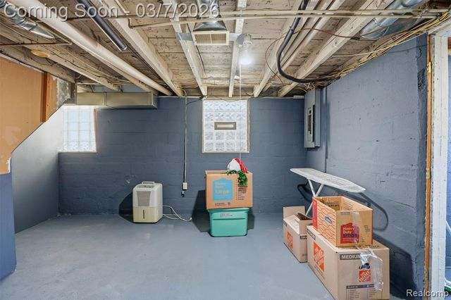 258 Spruce Street, Wyandotte, MI 48192