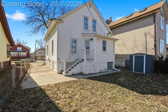 258 Spruce Street, Wyandotte, MI 48192