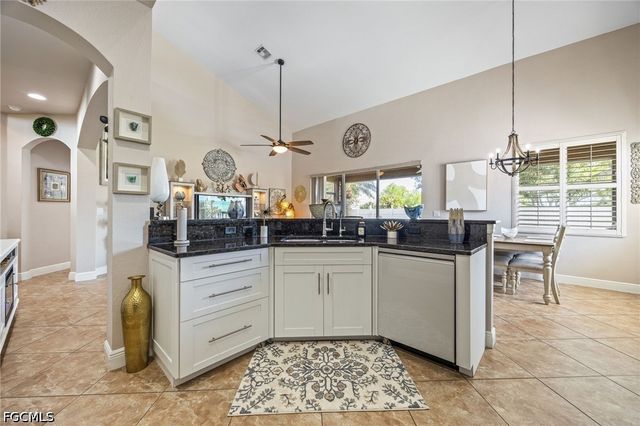 11398 Lake Cypress LOOP, Fort Myers, FL 33913