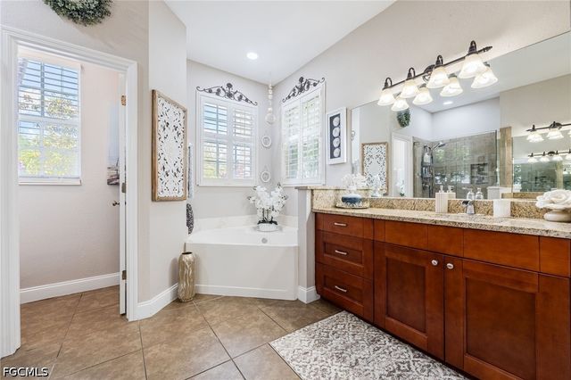 11398 Lake Cypress LOOP, Fort Myers, FL 33913