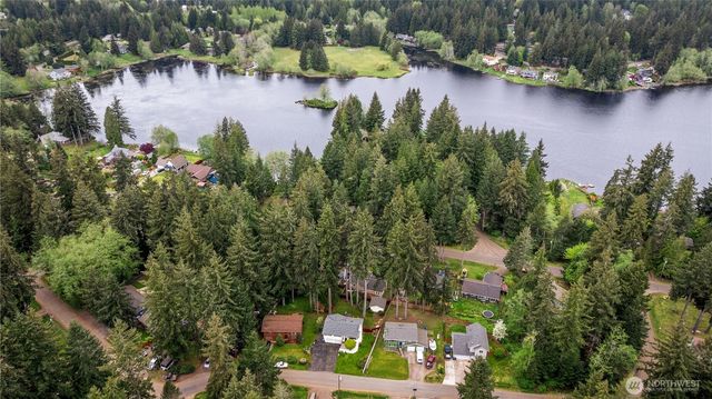 3485 NW This A Way Rd, Bremerton, WA 98312
