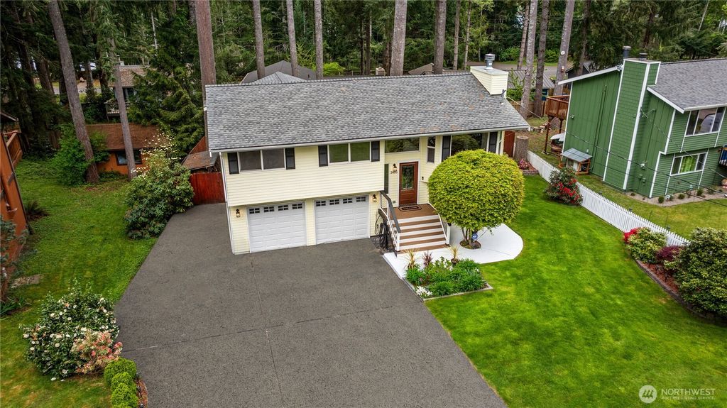 3485 NW This A Way Rd, Bremerton, WA 98312