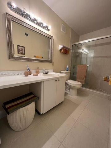 13783 SW 66th St 215A, Miami, FL 33183