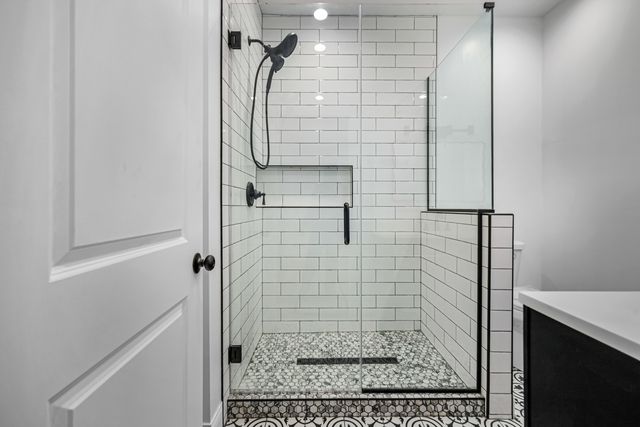 6845 S Saint Lawrence Avenue, Chicago, IL 60637