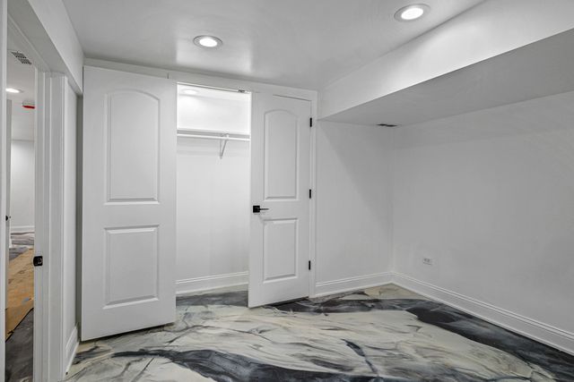 6845 S Saint Lawrence Avenue, Chicago, IL 60637