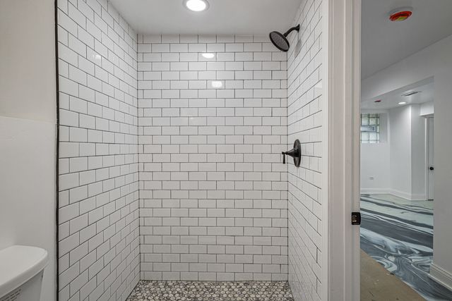 6845 S Saint Lawrence Avenue, Chicago, IL 60637