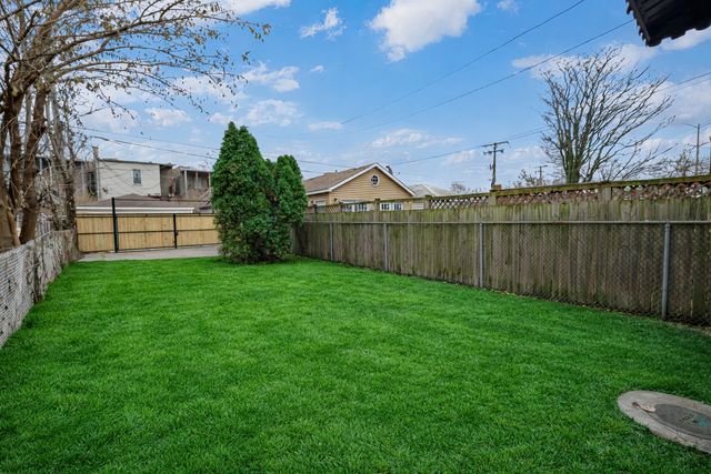 6845 S Saint Lawrence Avenue, Chicago, IL 60637