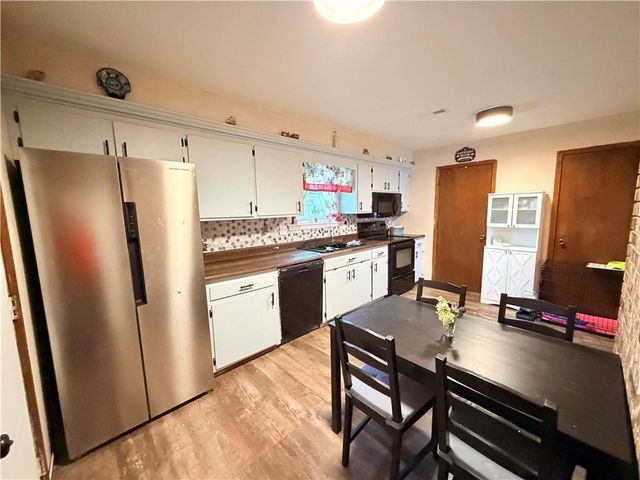 509 W Edgewood Drive, Edgerton, KS 66021