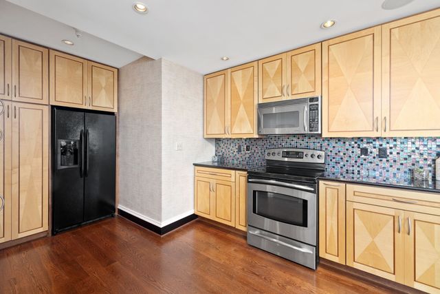 555 Church St Apt 2300, Nashville, TN 37219