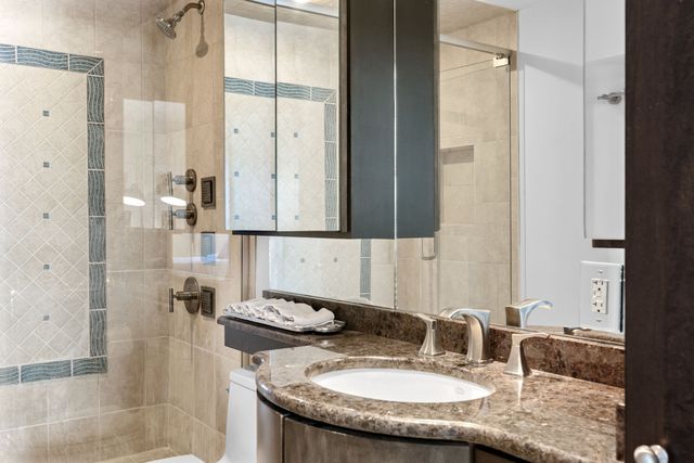 555 Church St Apt 2300, Nashville, TN 37219