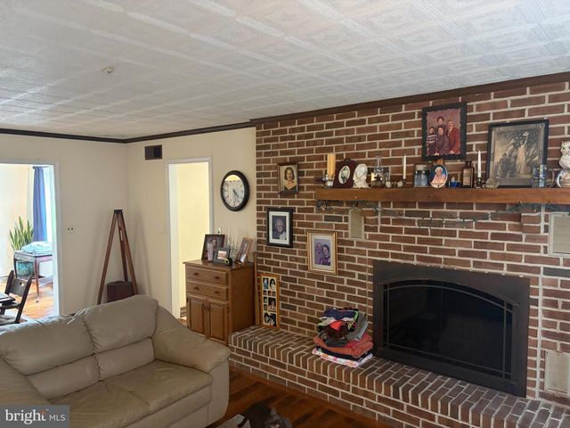 1231 LINDY TER, Boiling Springs, PA 17007