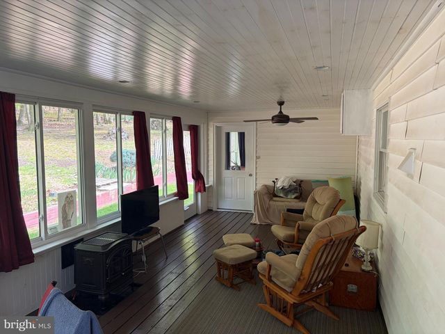1231 LINDY TER, Boiling Springs, PA 17007