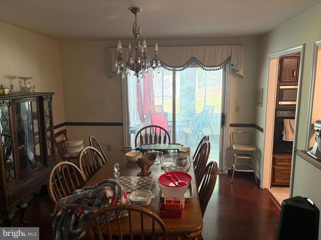 1231 LINDY TER, Boiling Springs, PA 17007