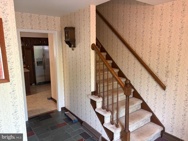 1231 LINDY TER, Boiling Springs, PA 17007