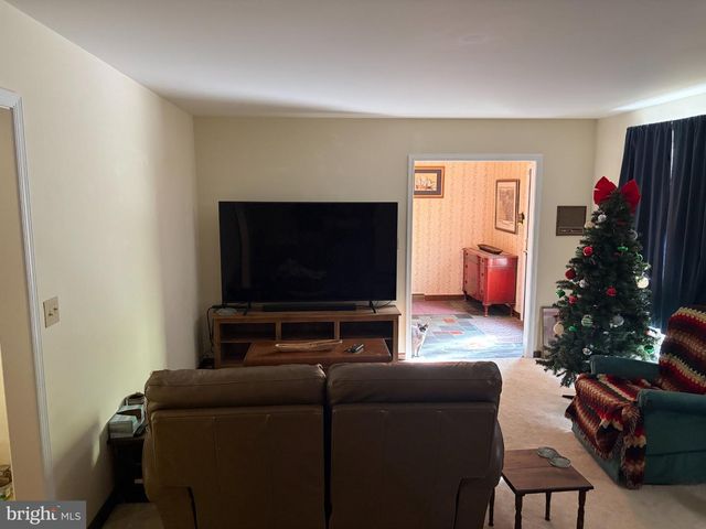 1231 LINDY TER, Boiling Springs, PA 17007
