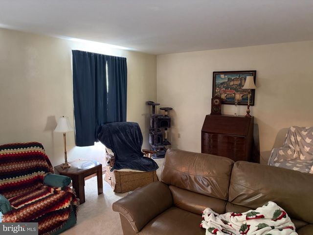 1231 LINDY TER, Boiling Springs, PA 17007