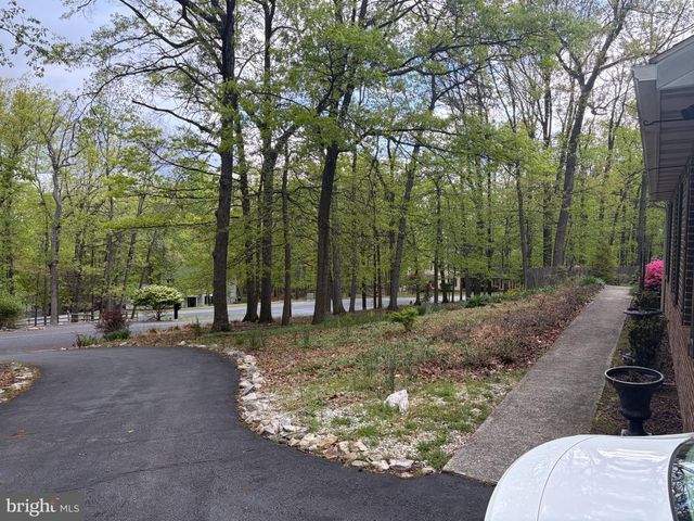 1231 LINDY TER, Boiling Springs, PA 17007