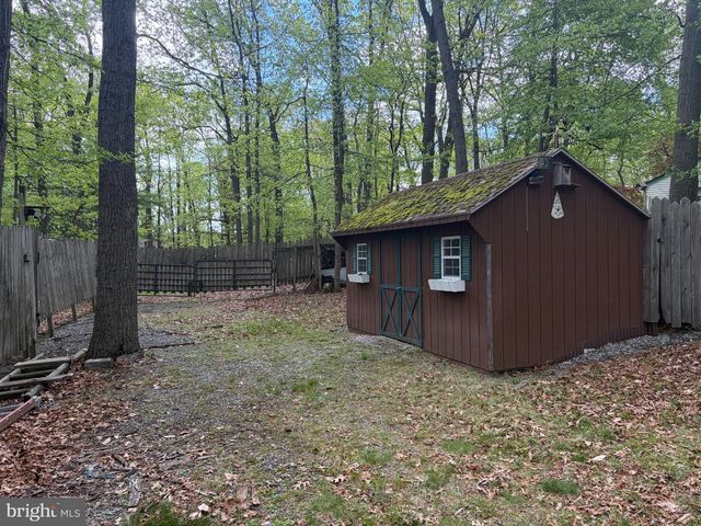 1231 LINDY TER, Boiling Springs, PA 17007