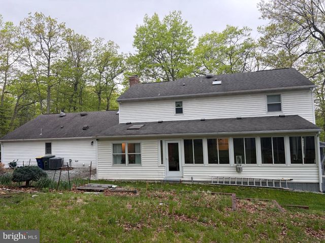 1231 LINDY TER, Boiling Springs, PA 17007
