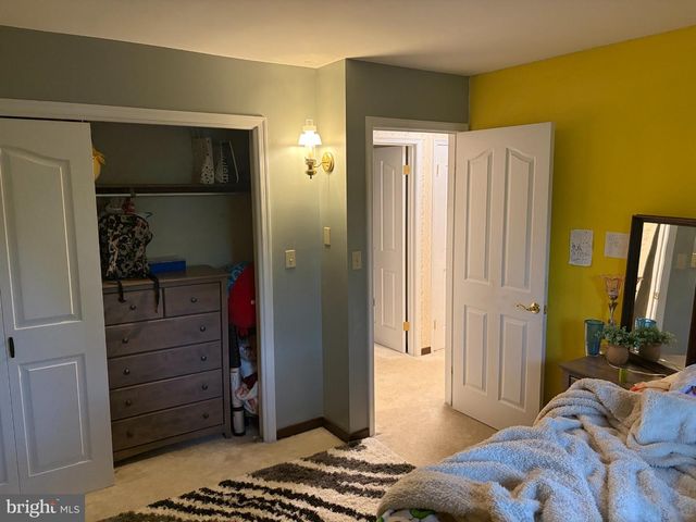 1231 LINDY TER, Boiling Springs, PA 17007