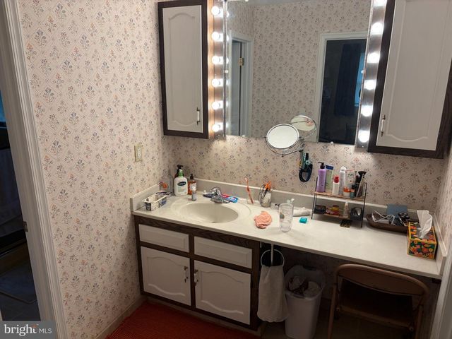 1231 LINDY TER, Boiling Springs, PA 17007