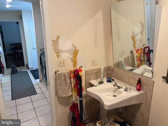 1231 LINDY TER, Boiling Springs, PA 17007