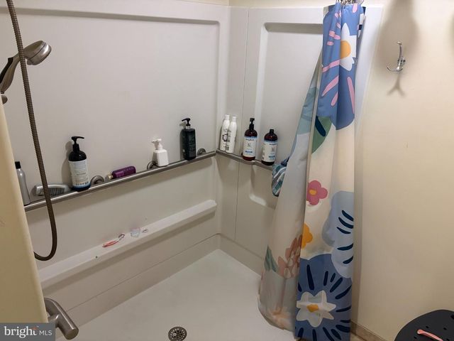 1231 LINDY TER, Boiling Springs, PA 17007