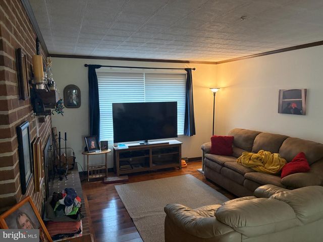 1231 LINDY TER, Boiling Springs, PA 17007