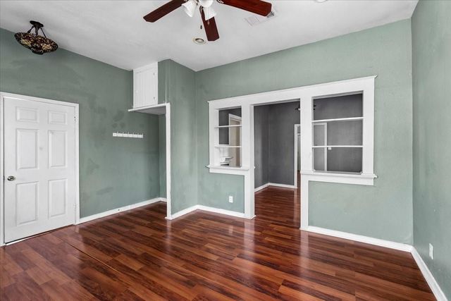 3321 Sealy Avenue, Galveston, TX 77550