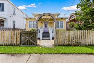 3321 Sealy Avenue, Galveston, TX 77550