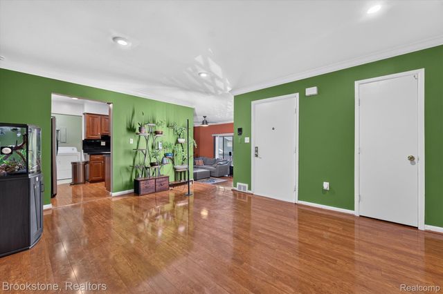 37128 Clubhouse Drive 37, Sterling Heights, MI 48312