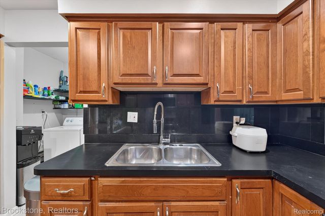 37128 Clubhouse Drive 37, Sterling Heights, MI 48312