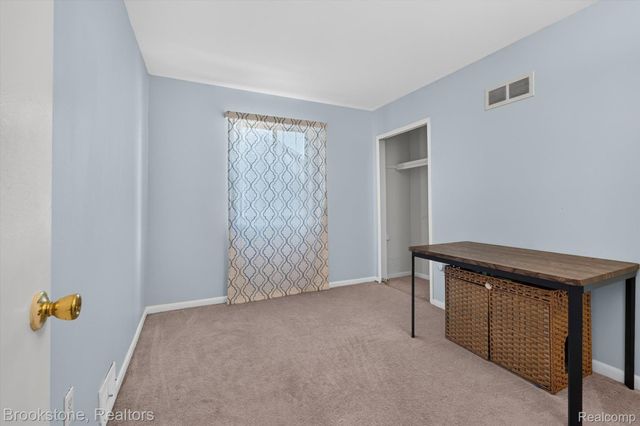 37128 Clubhouse Drive 37, Sterling Heights, MI 48312