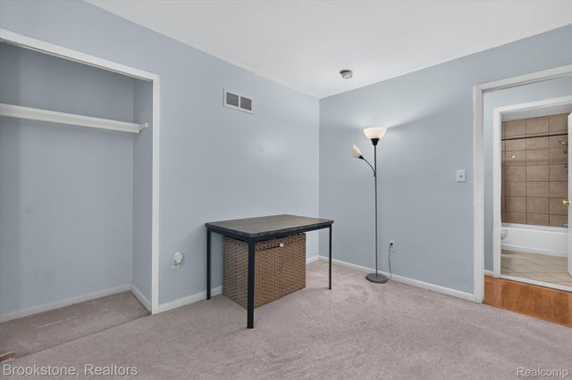 37128 Clubhouse Drive 37, Sterling Heights, MI 48312