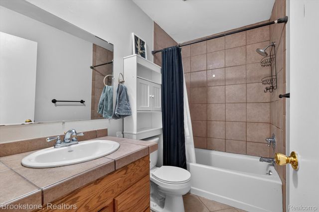 37128 Clubhouse Drive 37, Sterling Heights, MI 48312
