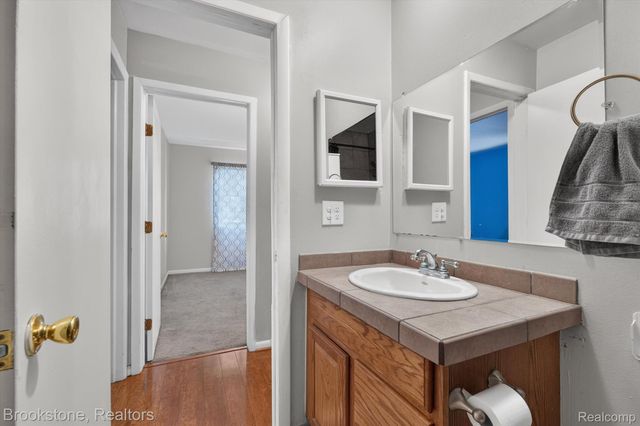 37128 Clubhouse Drive 37, Sterling Heights, MI 48312