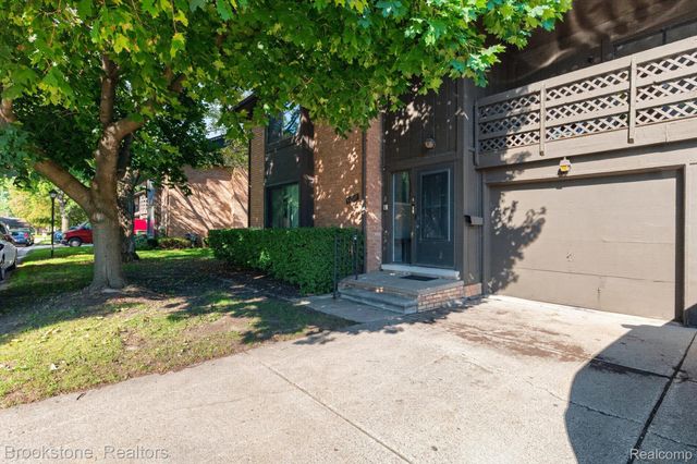 37128 Clubhouse Drive 37, Sterling Heights, MI 48312