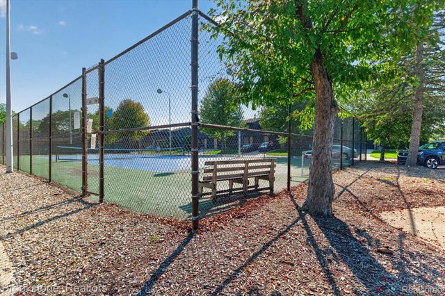 37128 Clubhouse Drive 37, Sterling Heights, MI 48312