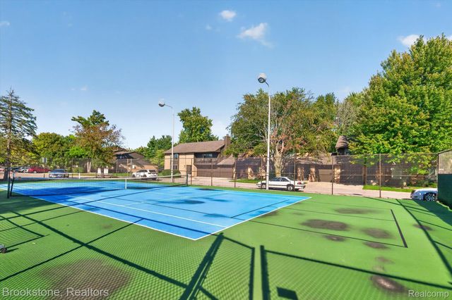 37128 Clubhouse Drive 37, Sterling Heights, MI 48312