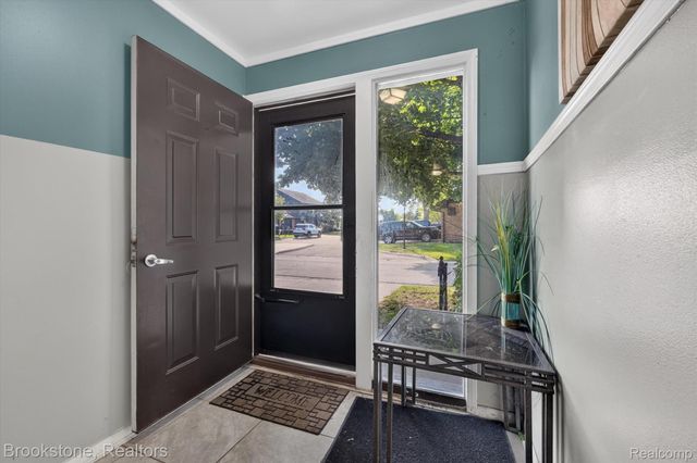 37128 Clubhouse Drive 37, Sterling Heights, MI 48312