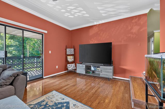 37128 Clubhouse Drive 37, Sterling Heights, MI 48312