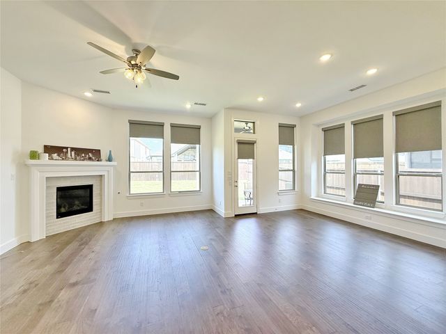 4513 Expedition Drive, Oak Point, TX 75068