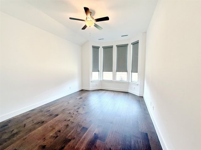 4513 Expedition Drive, Oak Point, TX 75068