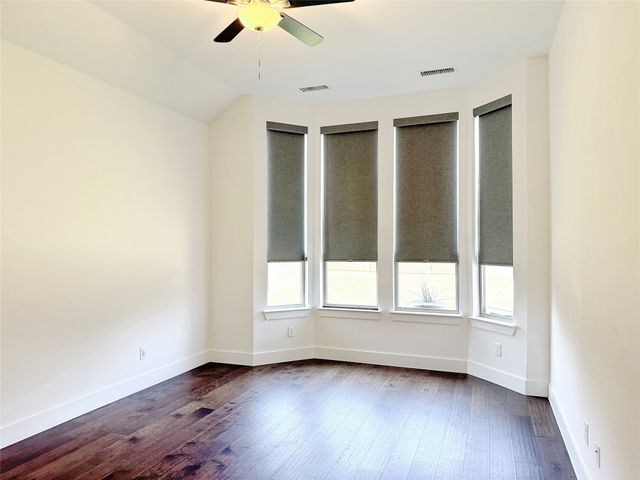 4513 Expedition Drive, Oak Point, TX 75068