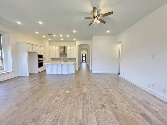 4513 Expedition Drive, Oak Point, TX 75068