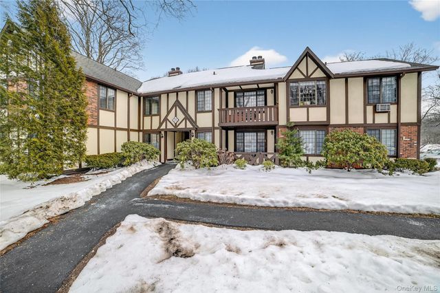 21 Foxwood Drive 8, Pleasantville, NY 10570