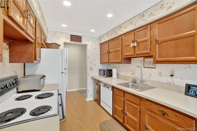 21 Foxwood Drive 8, Pleasantville, NY 10570